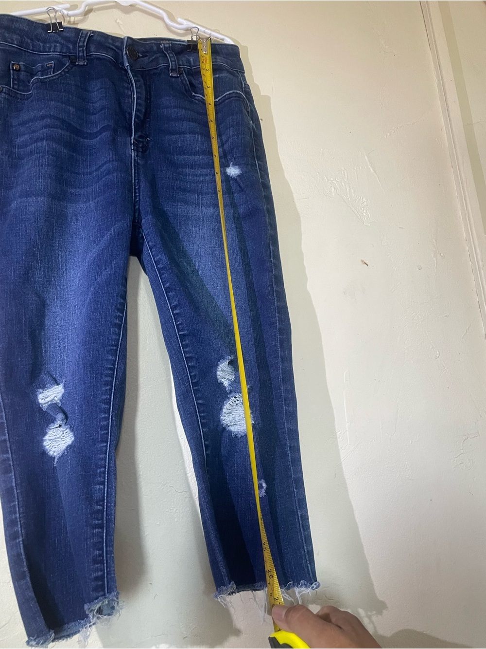 Enjean size 7/28  Women’s Distressed Dark Blue Denim Jeans